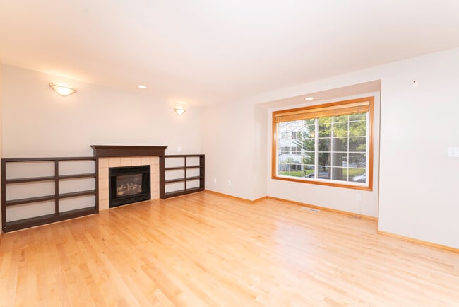 Building Photo - 1625 S Weller St