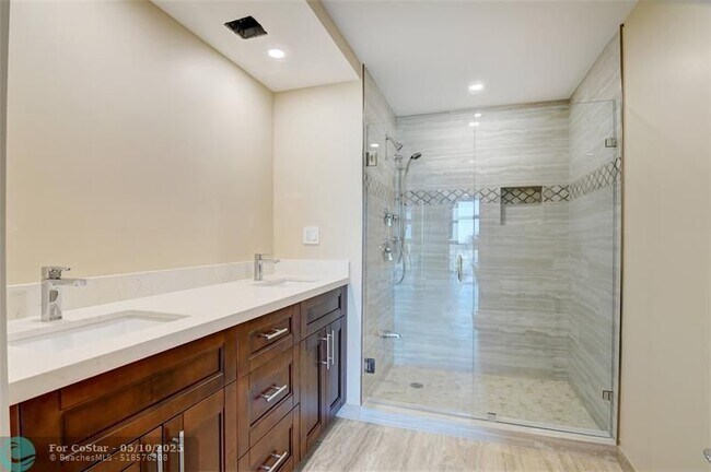 Building Photo - 1360 S Ocean Blvd