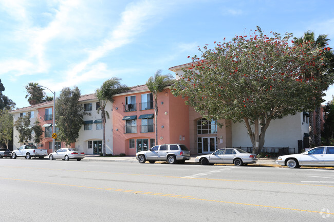 Building Photo - Gateway Plaza Apartments