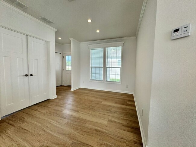 Building Photo - 3070 SW 108th St