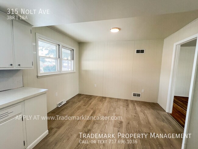 Building Photo - Nice 3 Bedroom Rancher