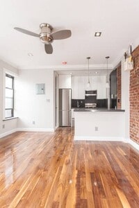 Building Photo - 1600 Tomlinson Ave