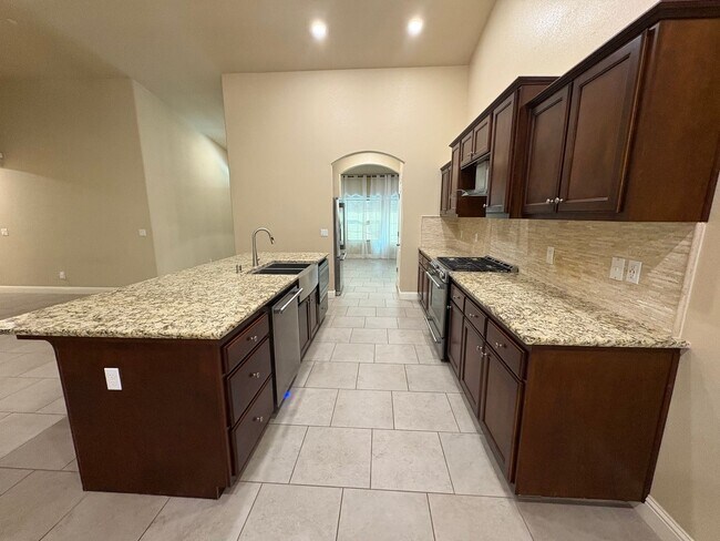 Building Photo - Lennar built home, coming soon!