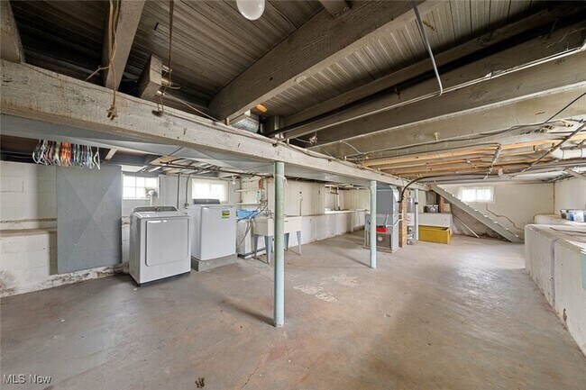 Building Photo - 27279 Dunford Rd