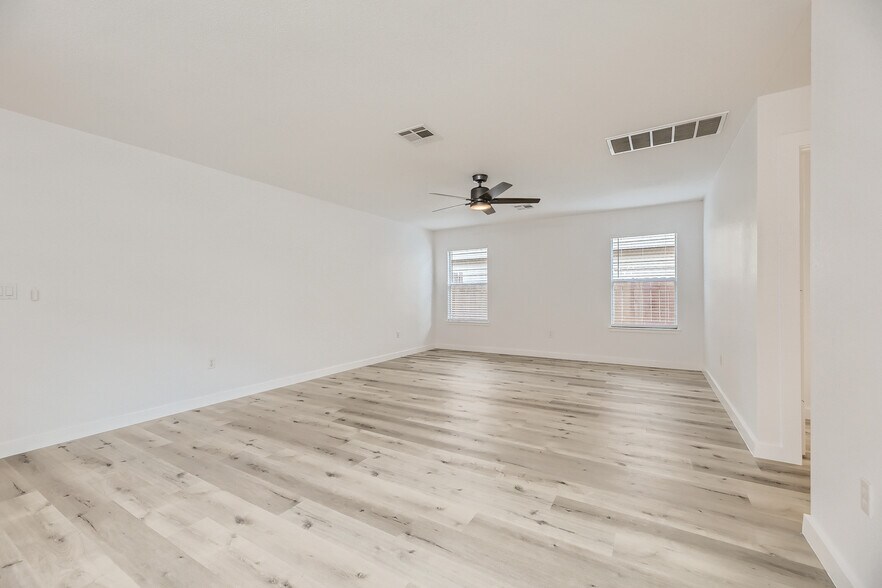 Building Photo - 1721 Poppy Seed Ln