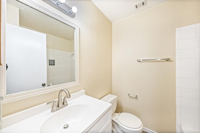 Building Photo - 9607 Nightjar Dr