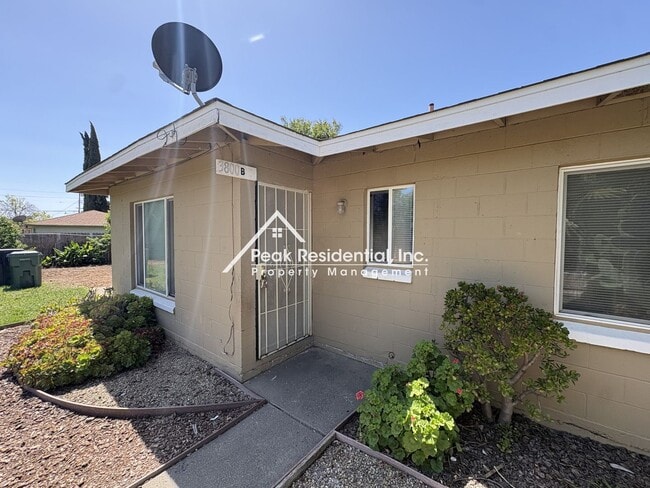 Building Photo - Charming 2bd/1ba Duplex near 47th Ave & Hwy 99