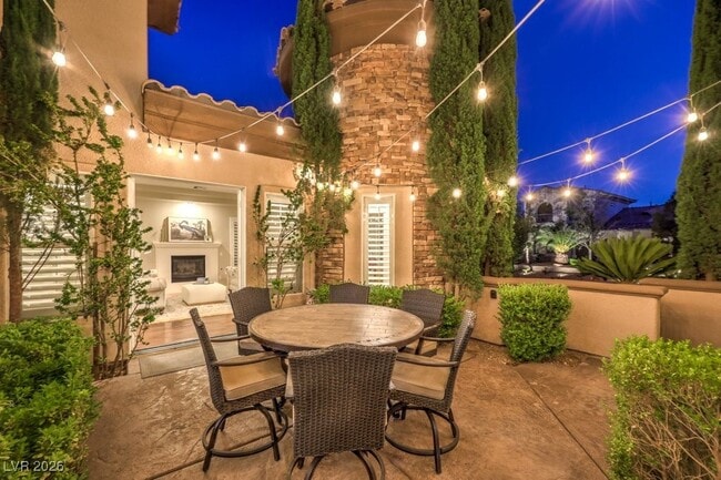 Building Photo - 636 Chervil Valley Dr