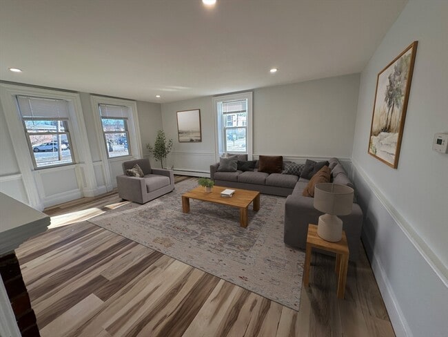 Building Photo - 250 Walnut St