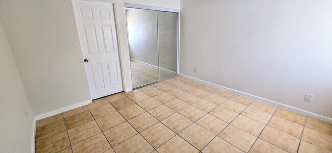 Building Photo - 48875 Gosden Ct