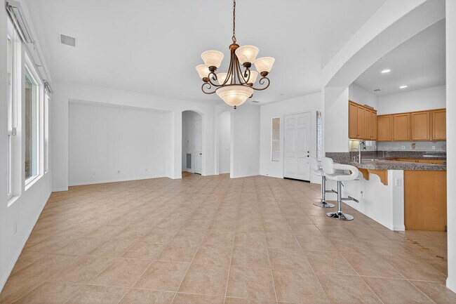 Building Photo - 60543 Desert Shadows Dr