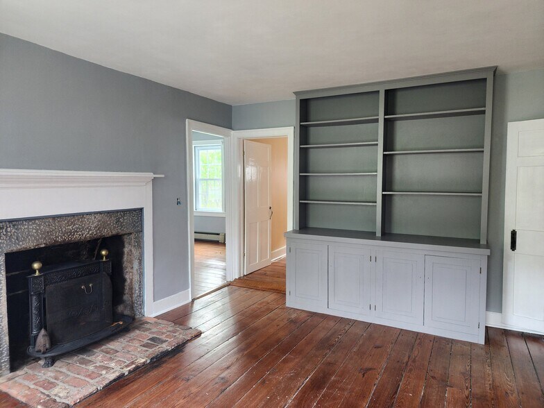 Building Photo - 1444 Pequot Trail