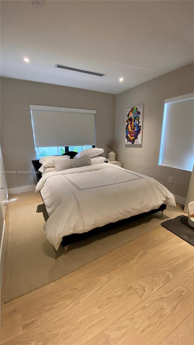 Building Photo - 1277 SW 19th St