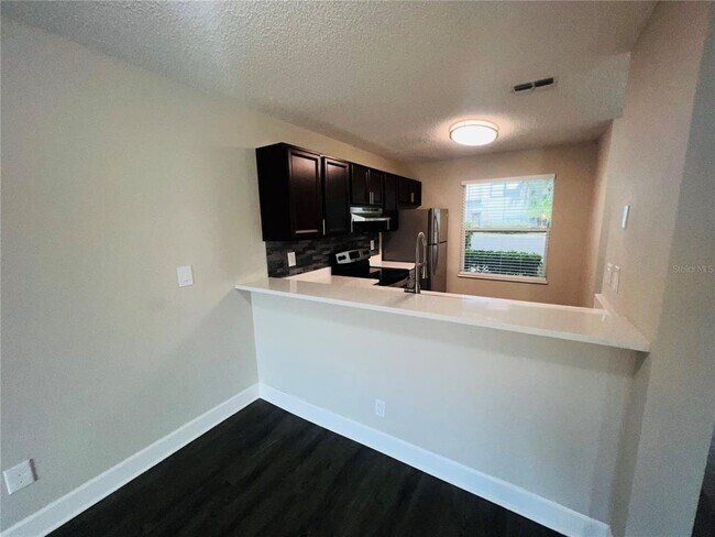 Building Photo - 2556 Woodgate Blvd
