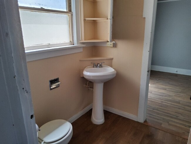 Building Photo - 506 Fig St