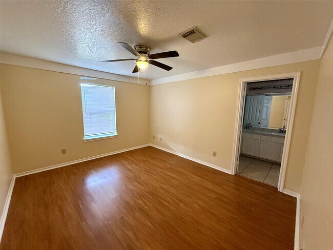 Building Photo - 1214 28th Ave N