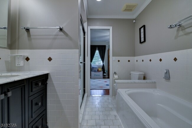 Building Photo - 78 Canterbury Rd