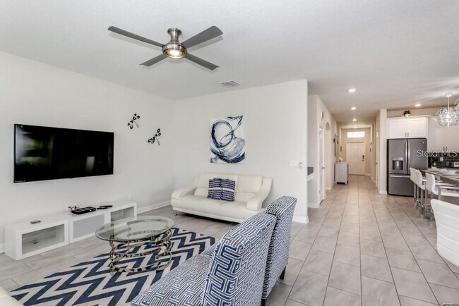 Building Photo - 1561 Flange Dr