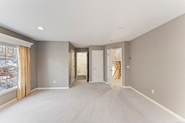 Building Photo - 4 Woods Way