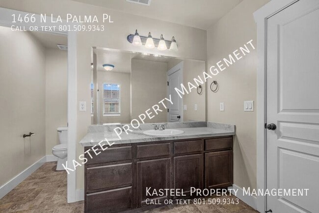 Building Photo - 1466 La Palma Pl