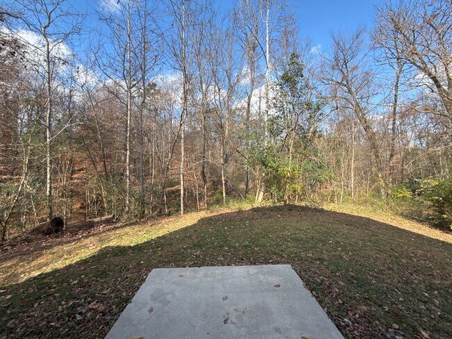 Building Photo - 1802 Sloan Dr
