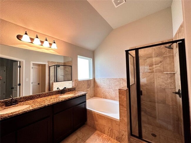 Building Photo - Round Rock Charmer!