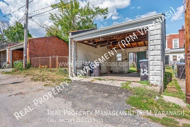 Building Photo - Spacious 3-Story Gem in Norristown with Mo...