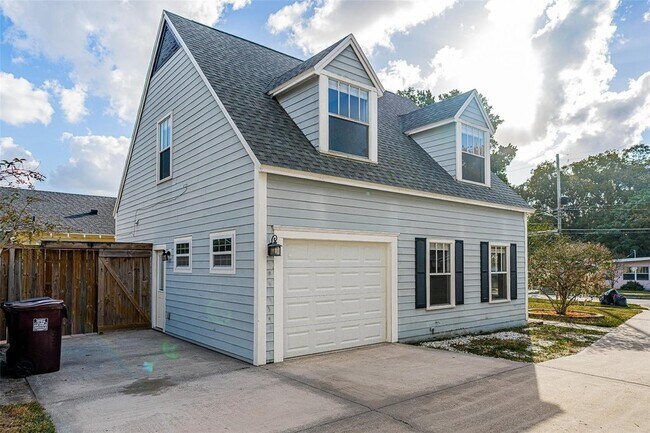 Building Photo - 2413 Musselwhite Ave