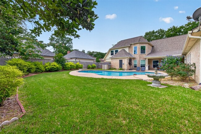 Building Photo - 15106 Dawnbrook Dr