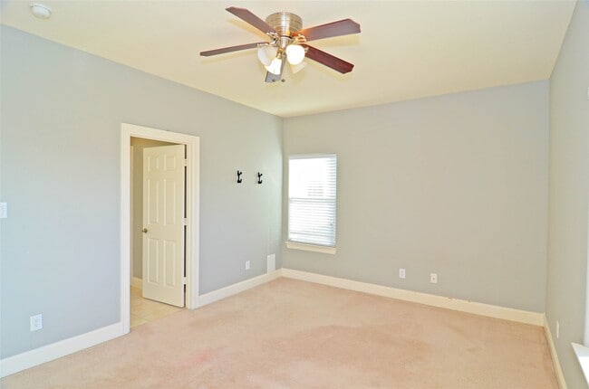 Building Photo - 131 Starboard Dr