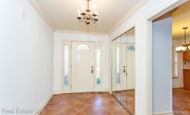 Building Photo - 30882 Oak Valley Dr
