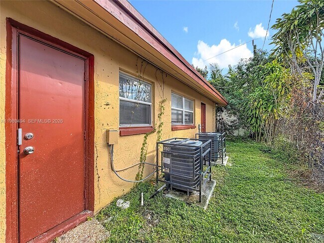 Building Photo - 1800 NW 52nd Ave