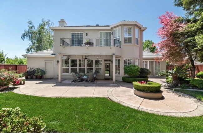 Building Photo - Prestigious Spanish Bay Circle Home in Guard-Gated Brookside