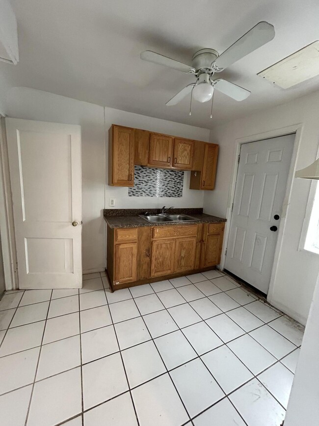 Building Photo - 3463 Ewald Cir