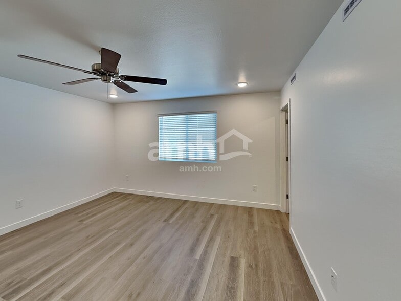 Building Photo - 12618 W Flynn Ln