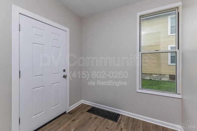Building Photo - 4604 Glenshade Ave