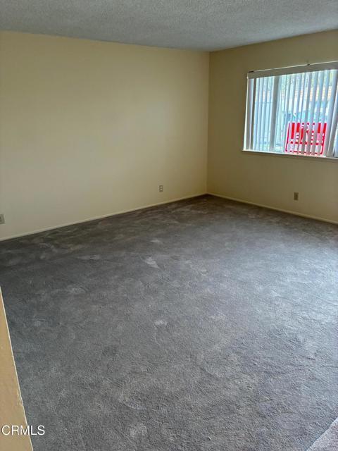 Building Photo - 702 W Hemlock St