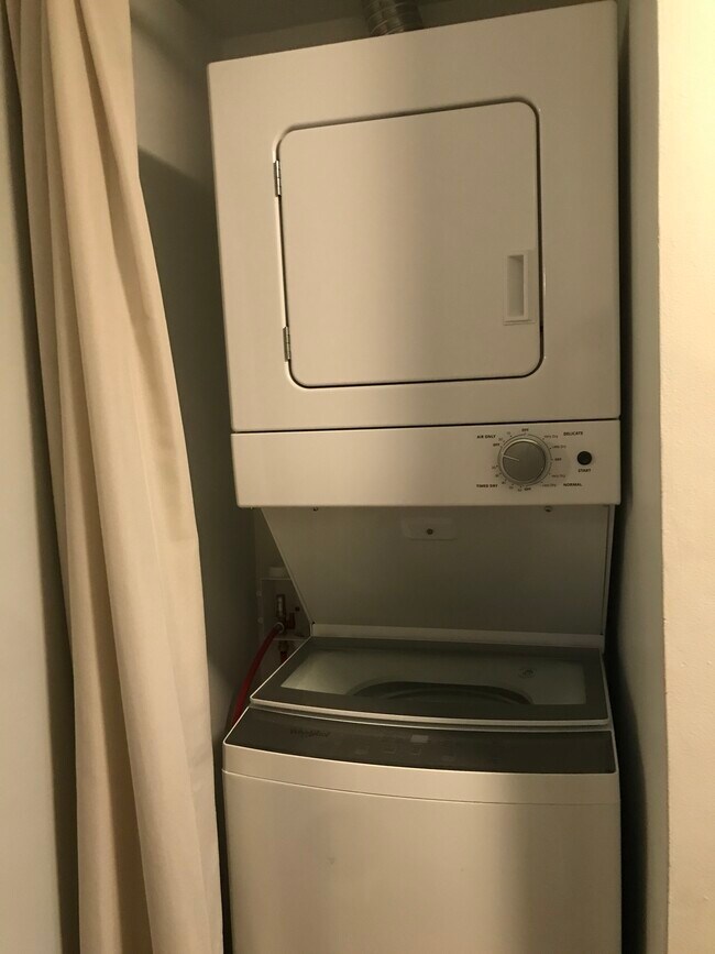 Building Photo - 487 Withington St