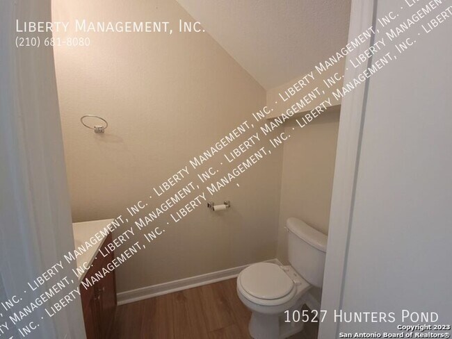 Building Photo - 10527 Hunters Pond
