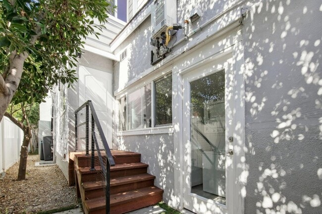 Building Photo - 6134 Fair Ave