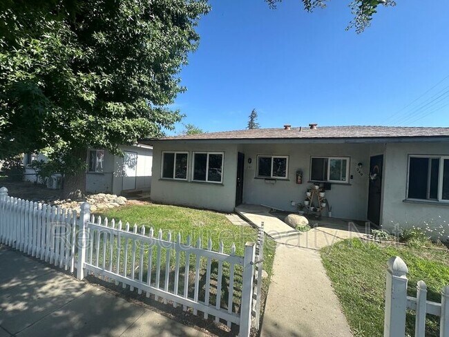 Building Photo - 251 W 9th St