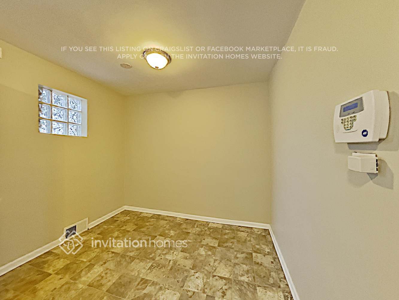 Building Photo - 4015 W 105th St