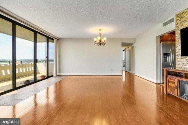 Building Photo - 6301 Stevenson Ave