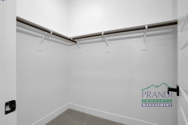 Building Photo - 850 Verandah Ln