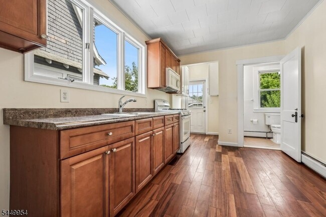 Building Photo - 21 Broughton Ave