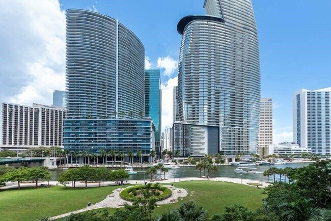 Primary Photo - 475 Brickell Ave