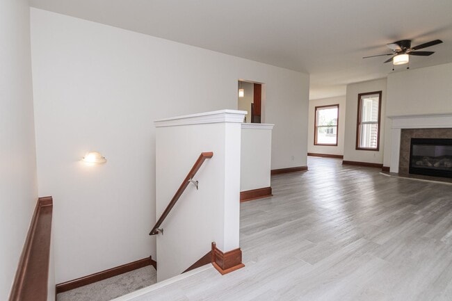 Building Photo - 3 Bedroom / 2 Bathroom Home for Rent in Va...