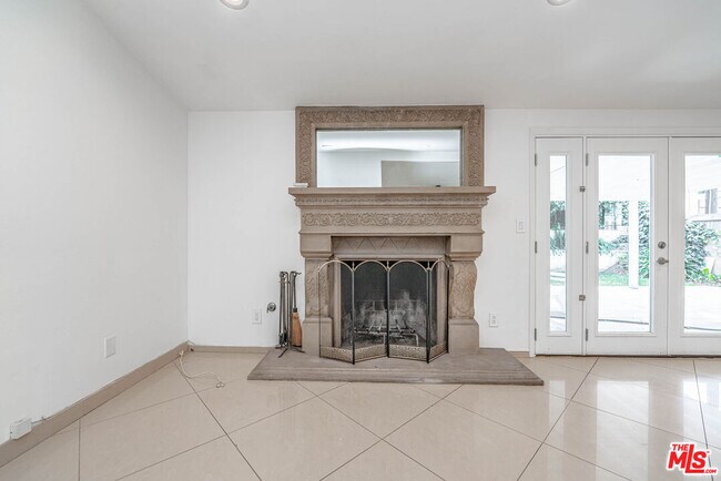 Building Photo - 20746 Clarendon St