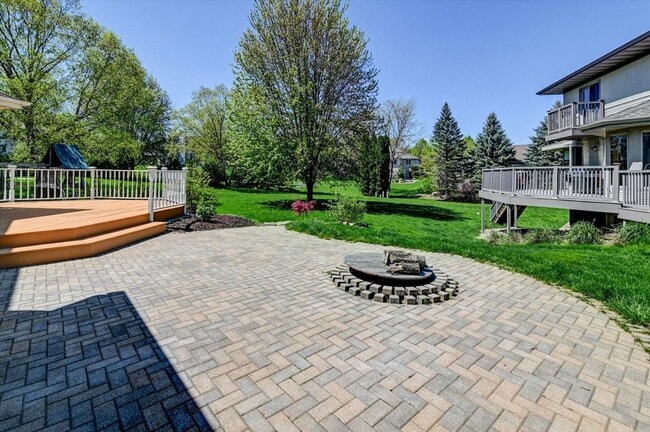 Building Photo - Beautifully updated 4 bedroom home in Southbridge, Waunakee