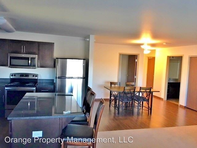 Building Photo - 1406 Main St N